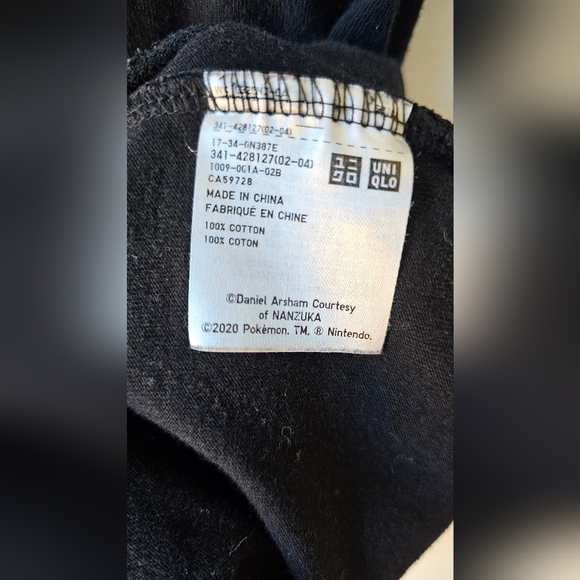 Uniqlo Pokemon Pikachu And Trainer 3020 Black Graphic T-Shirt Size M - Picture 5 of 5